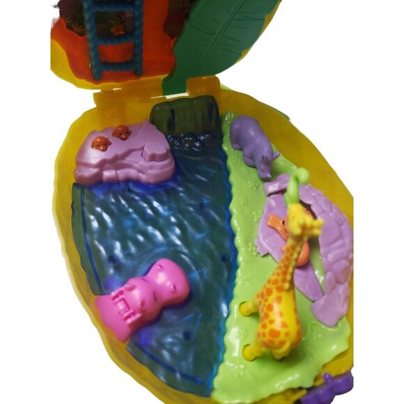 Polly Pocket Mattel Tropicool Pineapple Wearable Purse Toy 2019 NO FIGURES - Picture 5 of 15